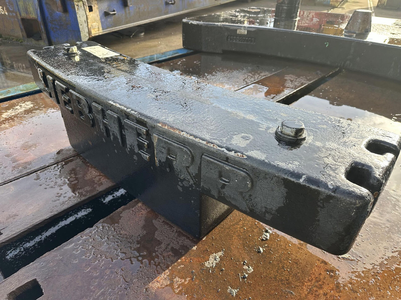 Liebherr LTM 1100-5.2 Counterweight 0,93 ton - Counterweight for Mobile crane: picture 2 Liebherr LTM 1100-5.2 Counterweight 0,93 ton - Counterweight for Mobile crane: picture 2