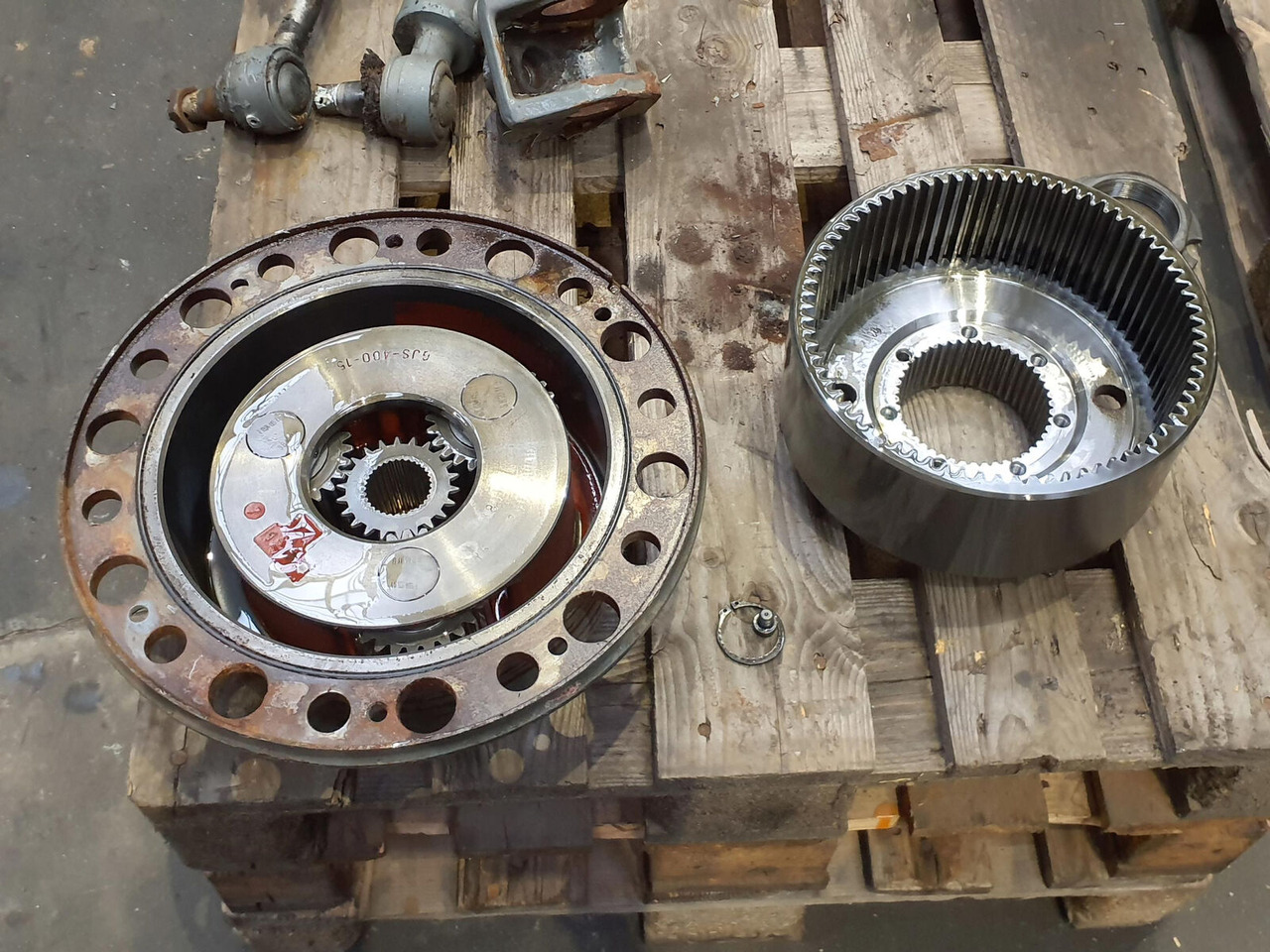 Liebherr LTM 1130-5.1 axle 1 planetary gear 22-25-74-3pl-12 disk brake - Final drive for Mobile crane: picture 1 Liebherr LTM 1130-5.1 axle 1 planetary gear 22-25-74-3pl-12 disk brake - Final drive for Mobile crane: picture 1