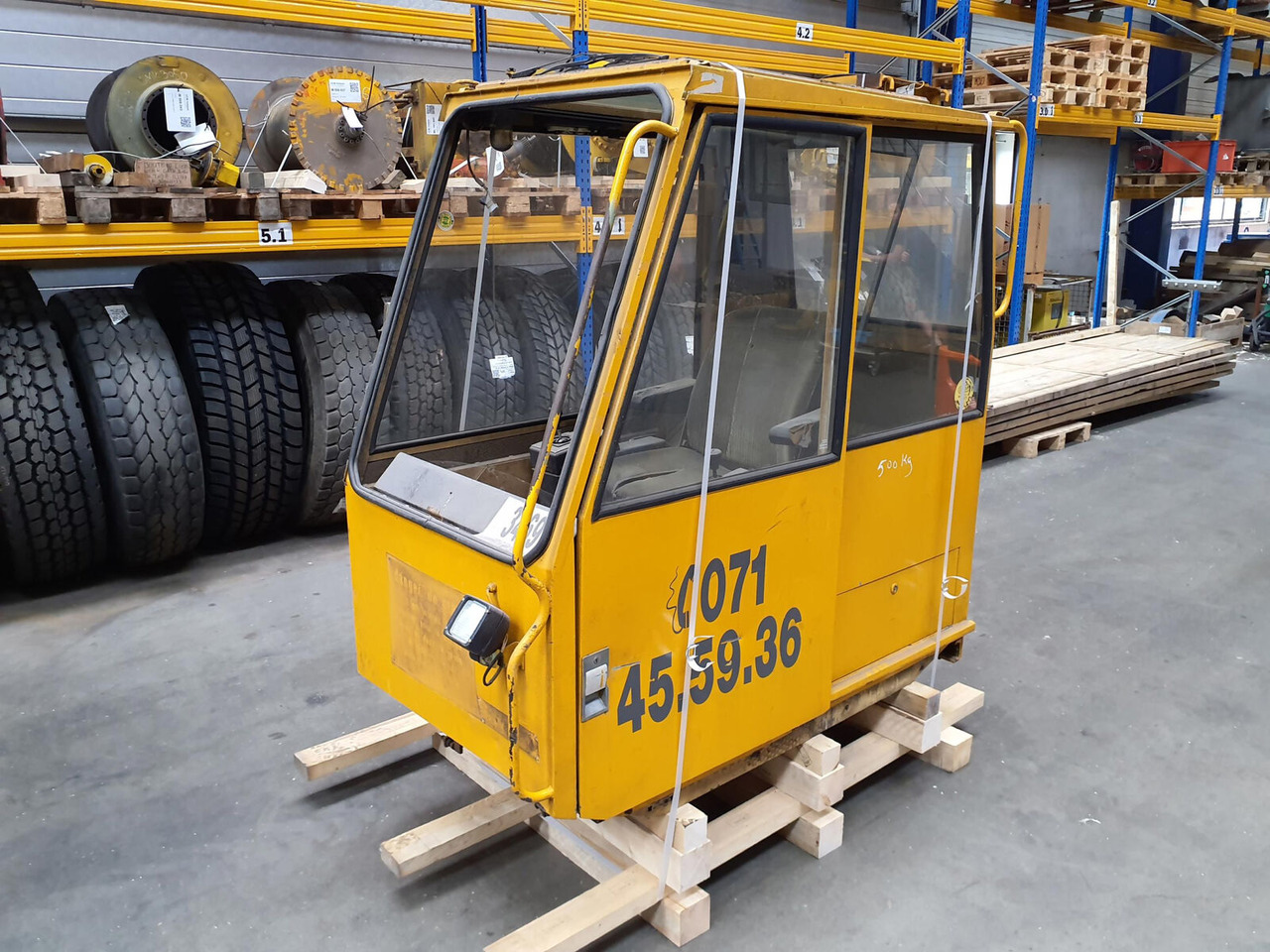 Liebherr LTM 1140 upper cabin - Cab for Mobile crane: picture 2 Liebherr LTM 1140 upper cabin - Cab for Mobile crane: picture 2