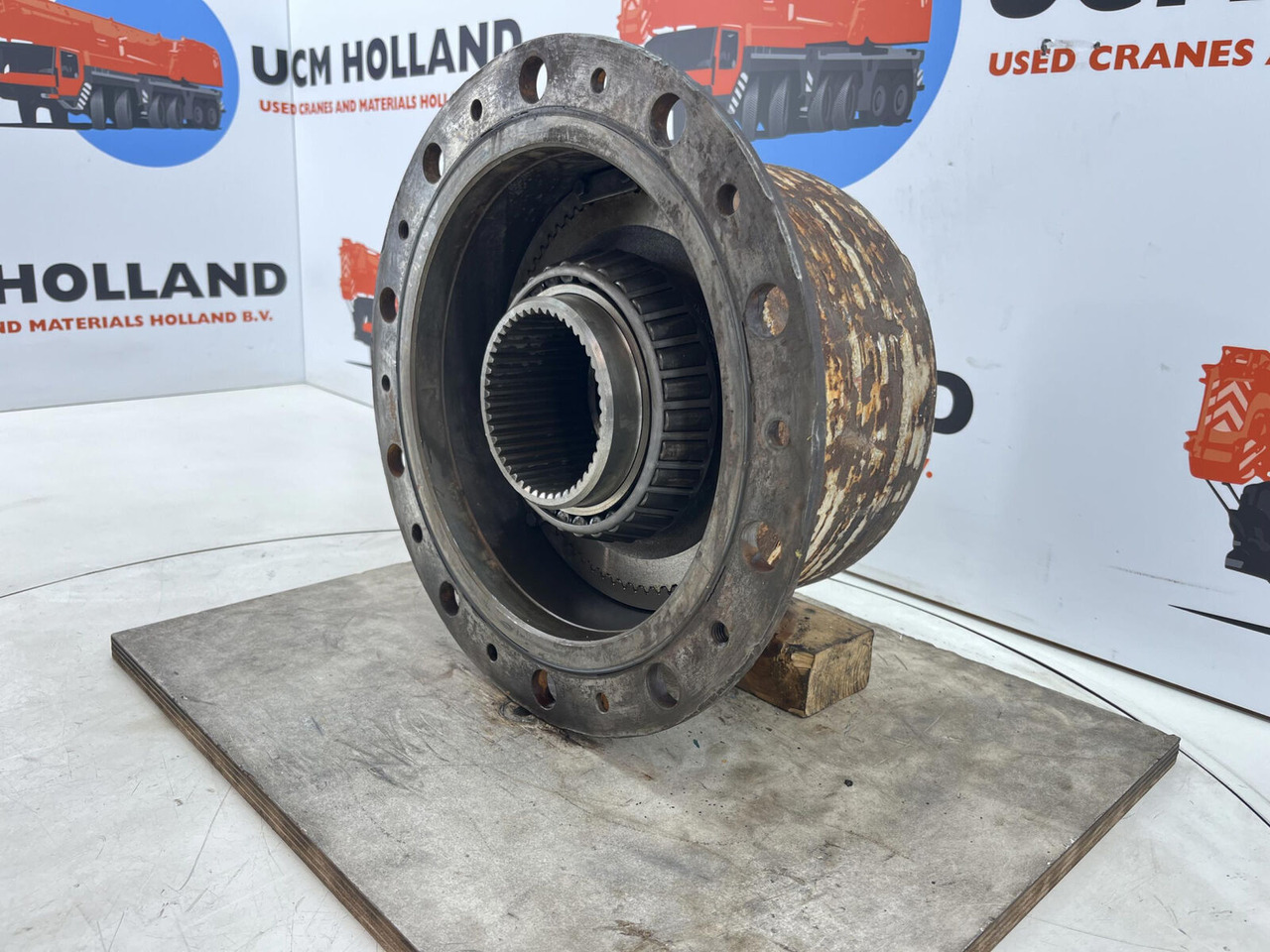 Liebherr LTM 1160 planetary gear 22-25-74-40-4pl-H185-46 - Final drive for Mobile crane: picture 3 Liebherr LTM 1160 planetary gear 22-25-74-40-4pl-H185-46 - Final drive for Mobile crane: picture 3