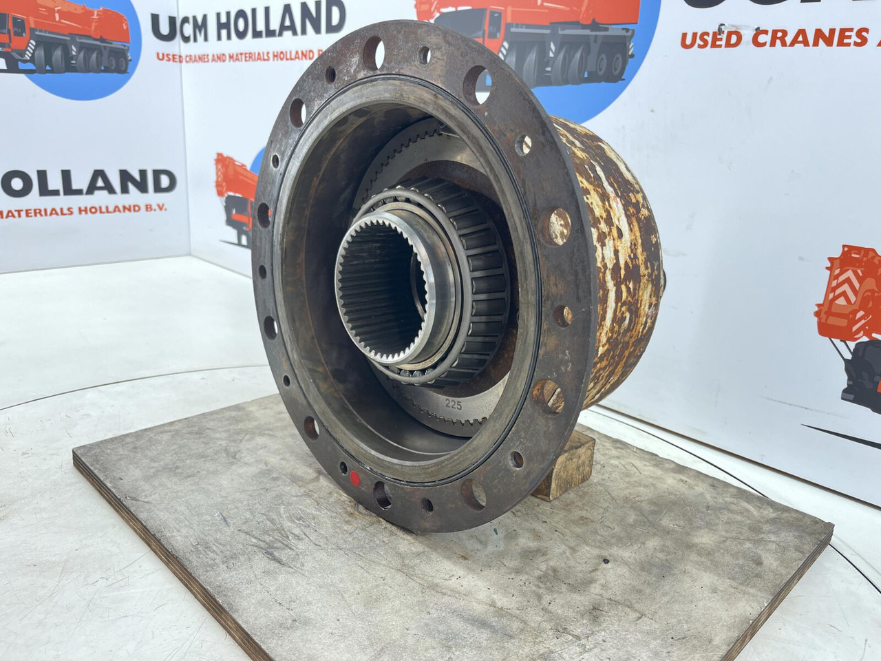 Liebherr LTM 1160 planetary gear 22-25-74-40-4pl-H185-46 - Final drive for Mobile crane: picture 3 Liebherr LTM 1160 planetary gear 22-25-74-40-4pl-H185-46 - Final drive for Mobile crane: picture 3