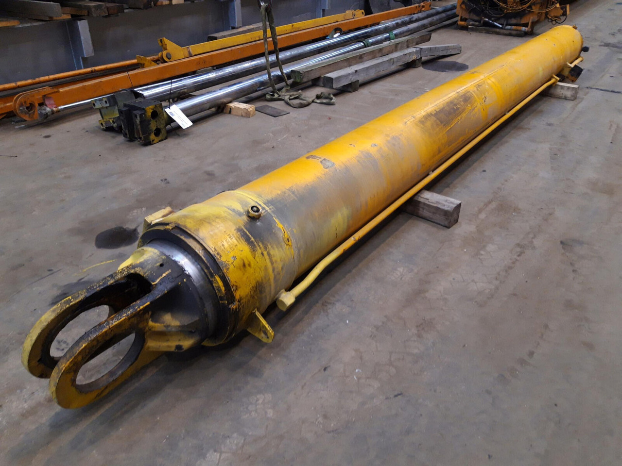 Liebherr LTM 1300 boom cylinder - Hydraulic cylinder for Mobile crane: picture 1 Liebherr LTM 1300 boom cylinder - Hydraulic cylinder for Mobile crane: picture 1