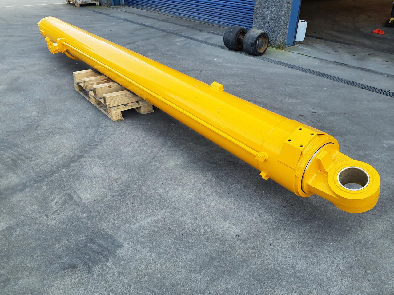 Liebherr LTM 1400-7.1 Boom cylinder left - Hydraulic cylinder for Mobile crane: picture 4 Liebherr LTM 1400-7.1 Boom cylinder left - Hydraulic cylinder for Mobile crane: picture 4