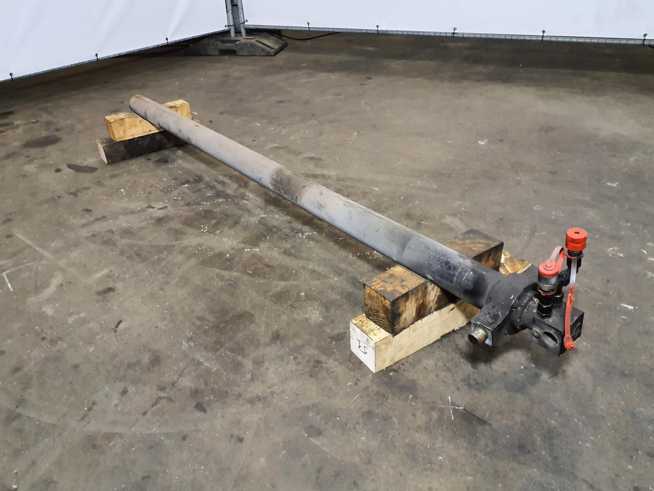 Liebherr LTM 1400 7.1 Extension ram sliding beam - Hydraulic cylinder for Mobile crane: picture 1 Liebherr LTM 1400 7.1 Extension ram sliding beam - Hydraulic cylinder for Mobile crane: picture 1