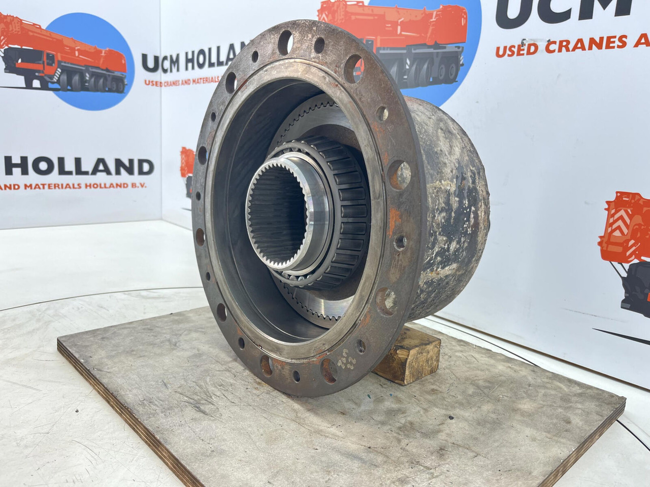 Liebherr Liebherr LTM 1160 planetary gear 22-25-74-40-4pl-H185-46 - Final drive for Mobile crane: picture 3 Liebherr Liebherr LTM 1160 planetary gear 22-25-74-40-4pl-H185-46 - Final drive for Mobile crane: picture 3