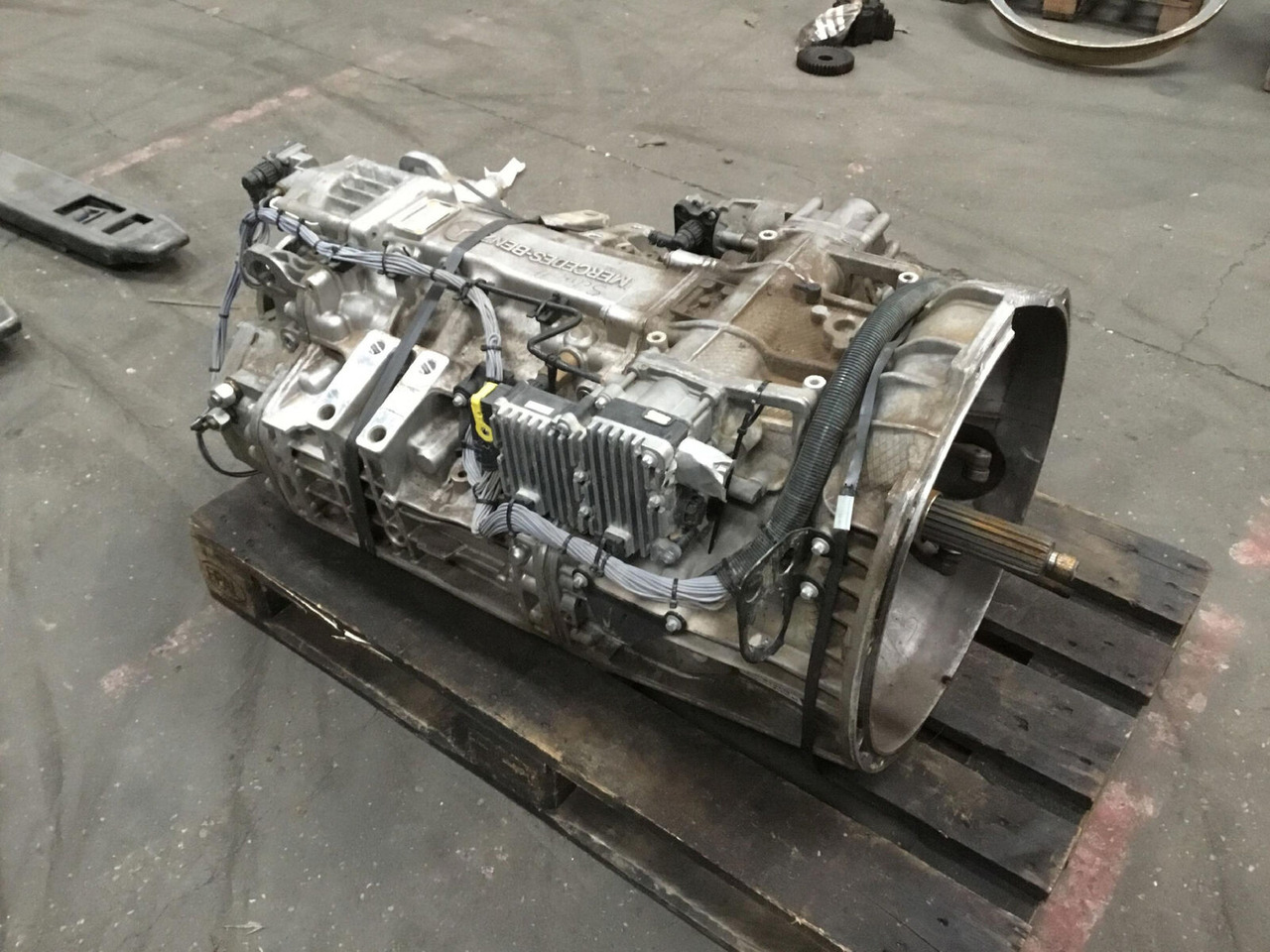 Mercedes-Benz GMK 4100, 4100-L, 5095, 5110-1, 5130 -2 gearbox G240-16 - Gearbox for Mobile crane: picture 1 Mercedes-Benz GMK 4100, 4100-L, 5095, 5110-1, 5130 -2 gearbox G240-16 - Gearbox for Mobile crane: picture 1