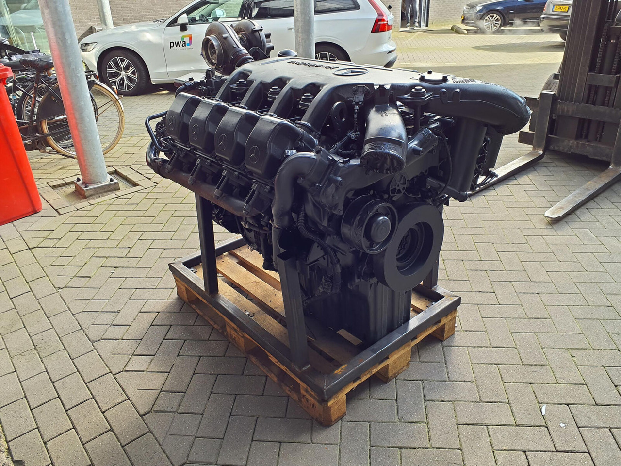 Mercedes-Benz GMK 6400 engine OM502LA - Engine for Mobile crane: picture 4 Mercedes-Benz GMK 6400 engine OM502LA - Engine for Mobile crane: picture 4