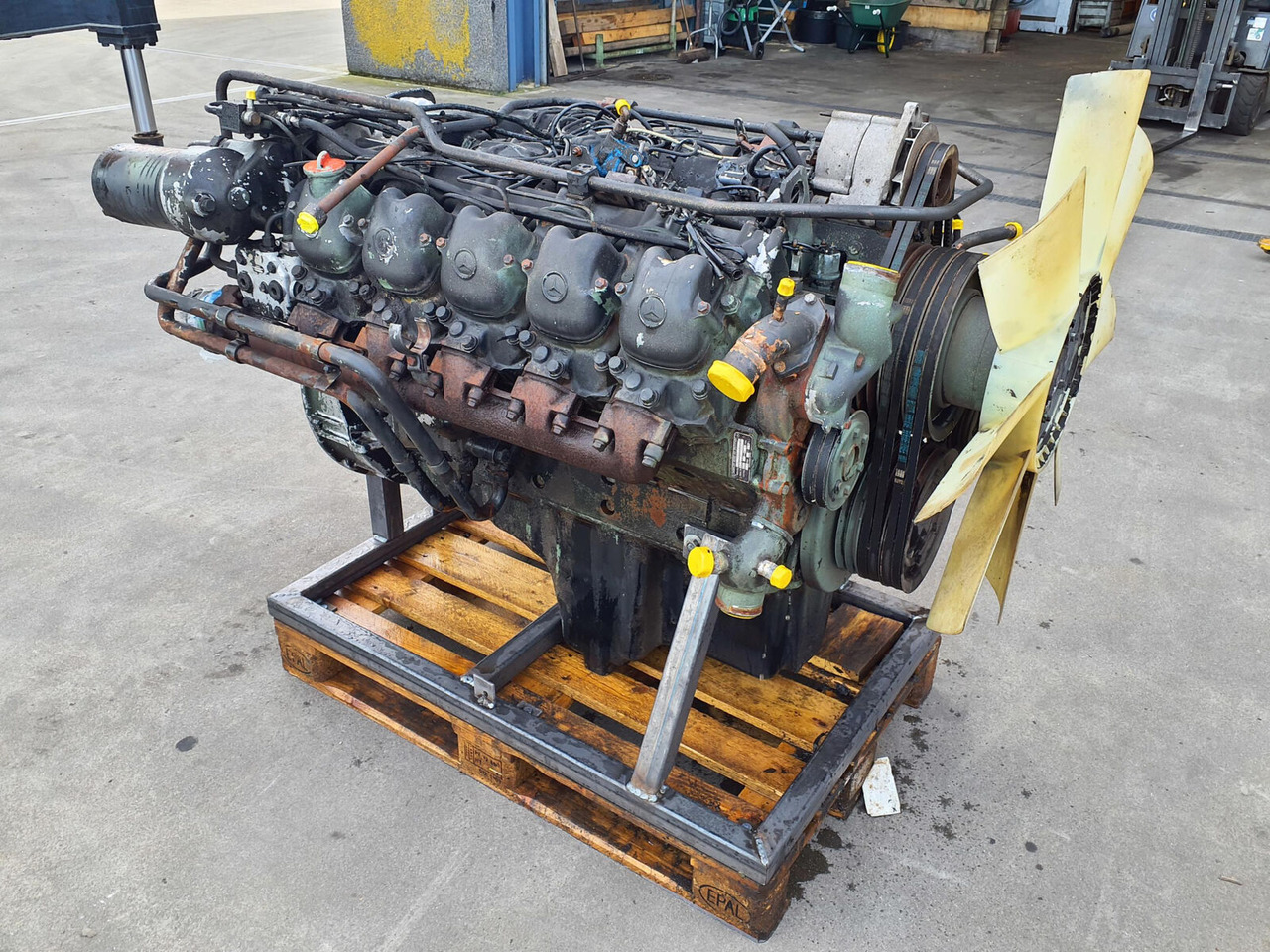 Mercedes-Benz LTM 1060 engine Mercedes-Benz OM 423 - Engine for Mobile crane: picture 2 Mercedes-Benz LTM 1060 engine Mercedes-Benz OM 423 - Engine for Mobile crane: picture 2