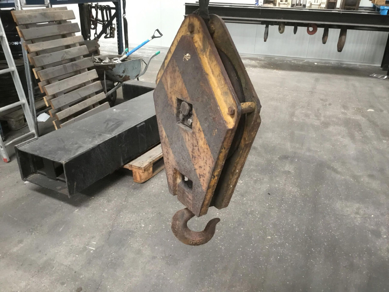 Hookblock 14 mm 1 sheave - Spare parts for Mobile crane: picture 3 Hookblock 14 mm 1 sheave - Spare parts for Mobile crane: picture 3