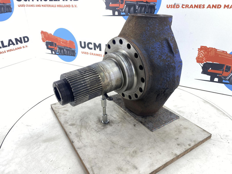 Terex AC 205 Steering knuckle 16 holes - Steering knuckle for Crane: picture 1 Terex AC 205 Steering knuckle 16 holes - Steering knuckle for Crane: picture 1
