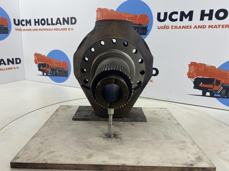 Terex AC 205 Steering knuckle 16 holes - Steering knuckle for Crane: picture 2 Terex AC 205 Steering knuckle 16 holes - Steering knuckle for Crane: picture 2
