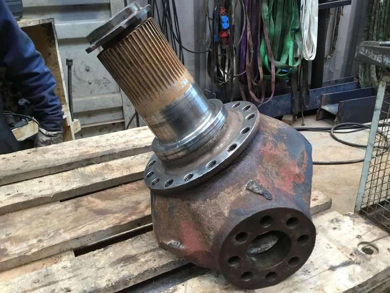 Terex AC 205 axle 4 left steering knuckle 16 holes - Steering knuckle for Crane: picture 2 Terex AC 205 axle 4 left steering knuckle 16 holes - Steering knuckle for Crane: picture 2