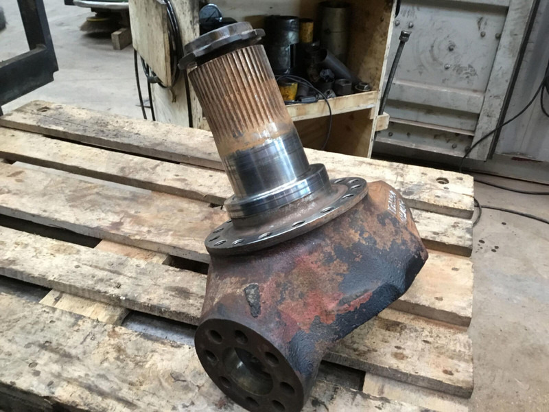 Terex AC 205 axle 4 left steering knuckle 16 holes - Steering knuckle for Crane: picture 3 Terex AC 205 axle 4 left steering knuckle 16 holes - Steering knuckle for Crane: picture 3