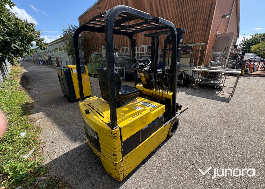 Eltruck - Caterpillar - Electric forklift: picture 5 Eltruck - Caterpillar - Electric forklift: picture 5