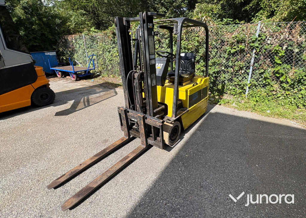 Eltruck - Caterpillar - Electric forklift: picture 1 Eltruck - Caterpillar - Electric forklift: picture 1