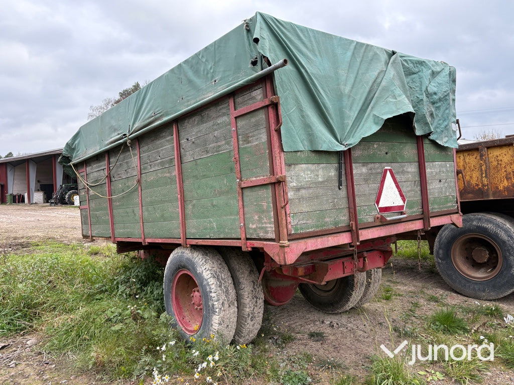 Tippvagn - Farm tipping trailer/ Dumper: picture 3 Tippvagn - Farm tipping trailer/ Dumper: picture 3