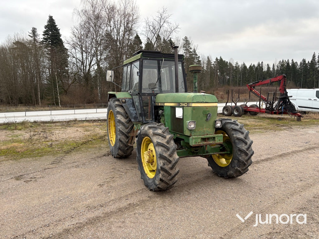 Traktor - John Deere 3140 MFWD - Farm tractor: picture 4 Traktor - John Deere 3140 MFWD - Farm tractor: picture 4