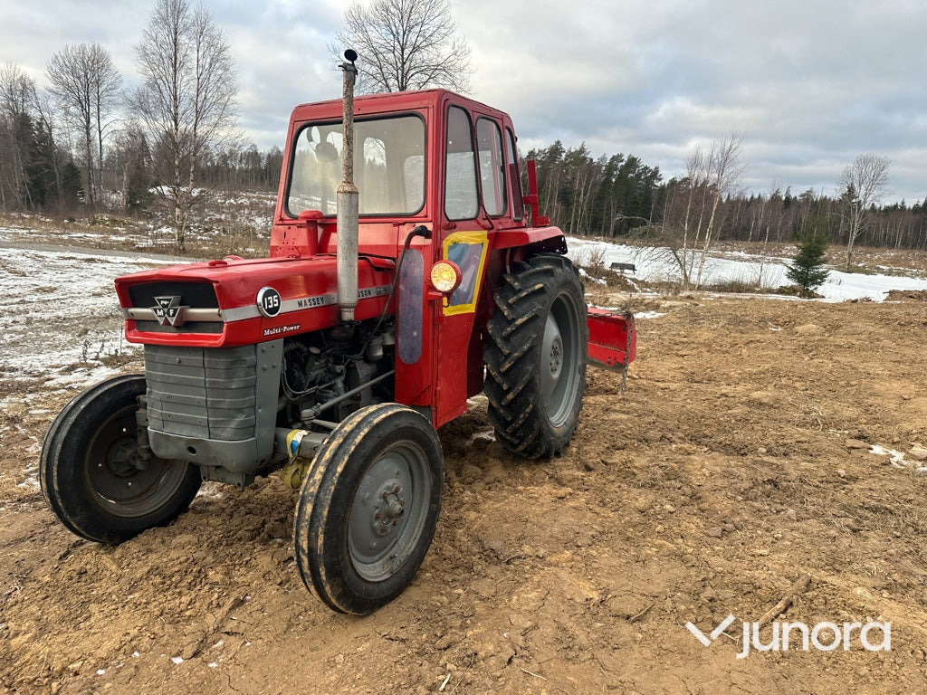 Traktor - Massey Ferguson 135 - Farm tractor: picture 2 Traktor - Massey Ferguson 135 - Farm tractor: picture 2