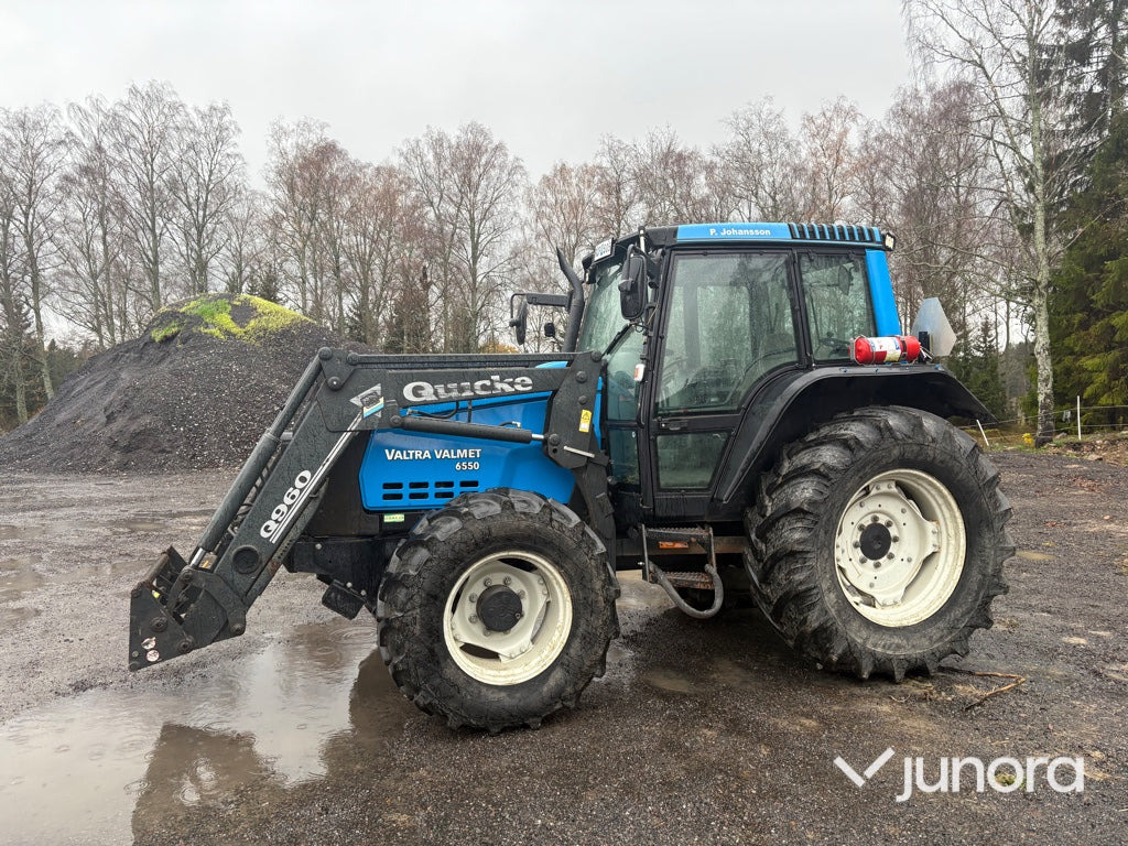 Traktor - Valtra 6550-4 med frontlastare - Farm tractor: picture 2 Traktor - Valtra 6550-4 med frontlastare - Farm tractor: picture 2
