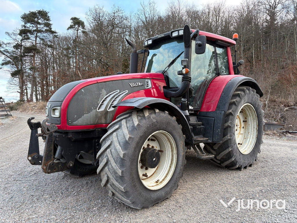 Traktor - Valtra T202SD - Farm tractor: picture 1 Traktor - Valtra T202SD - Farm tractor: picture 1