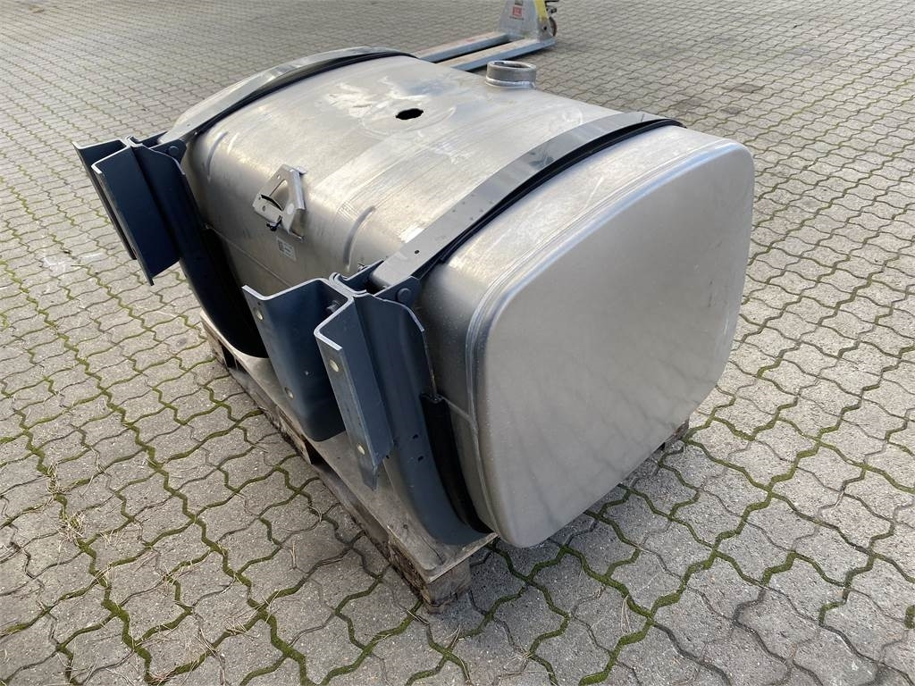 DAF Dieseltank 450 ltr - Fuel tank for Truck: picture 4 DAF Dieseltank 450 ltr - Fuel tank for Truck: picture 4