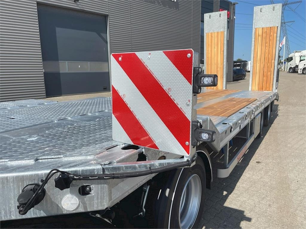 Hangler VTS-H 400 4 akslet - 2 delt ramper  - Low loader trailer: picture 4 Hangler VTS-H 400 4 akslet - 2 delt ramper  - Low loader trailer: picture 4