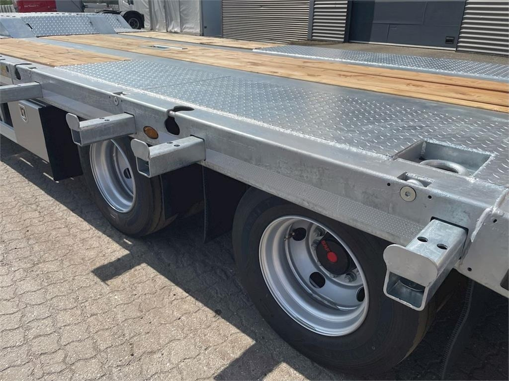 Hangler VTS-H 400 4 akslet - 2 delt ramper  - Low loader trailer: picture 3 Hangler VTS-H 400 4 akslet - 2 delt ramper  - Low loader trailer: picture 3