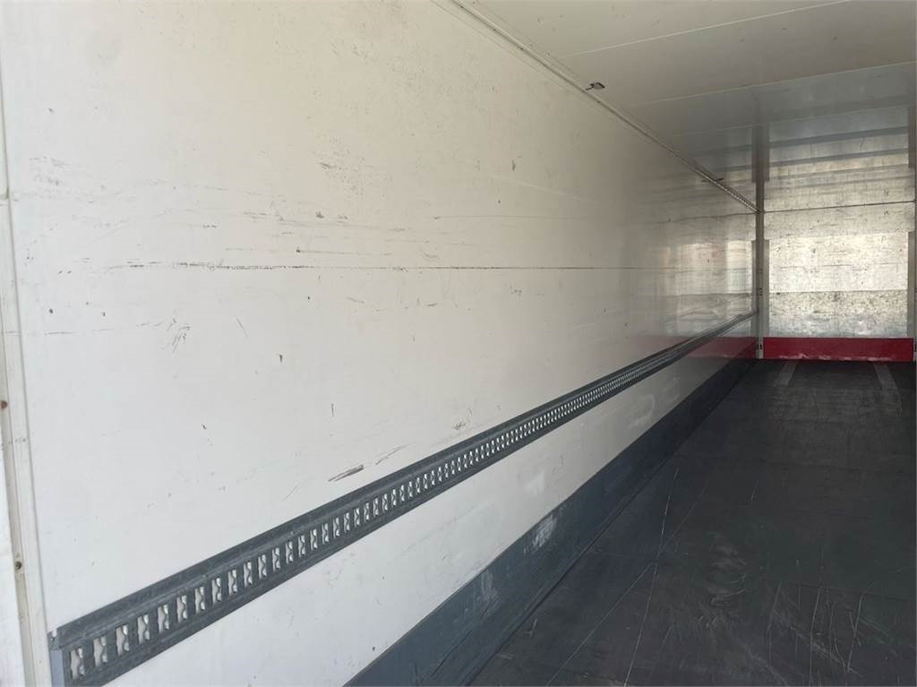 Closed box semi-trailer Kel-Berg 3-aks med folde-slædelift: picture 9