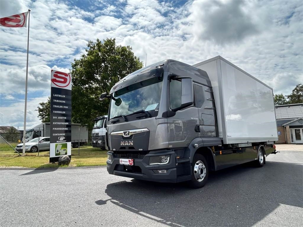 MAN TGL 8-220 4x2 BL incl. 2 stk veksellad - Box truck: picture 1 MAN TGL 8-220 4x2 BL incl. 2 stk veksellad - Box truck: picture 1