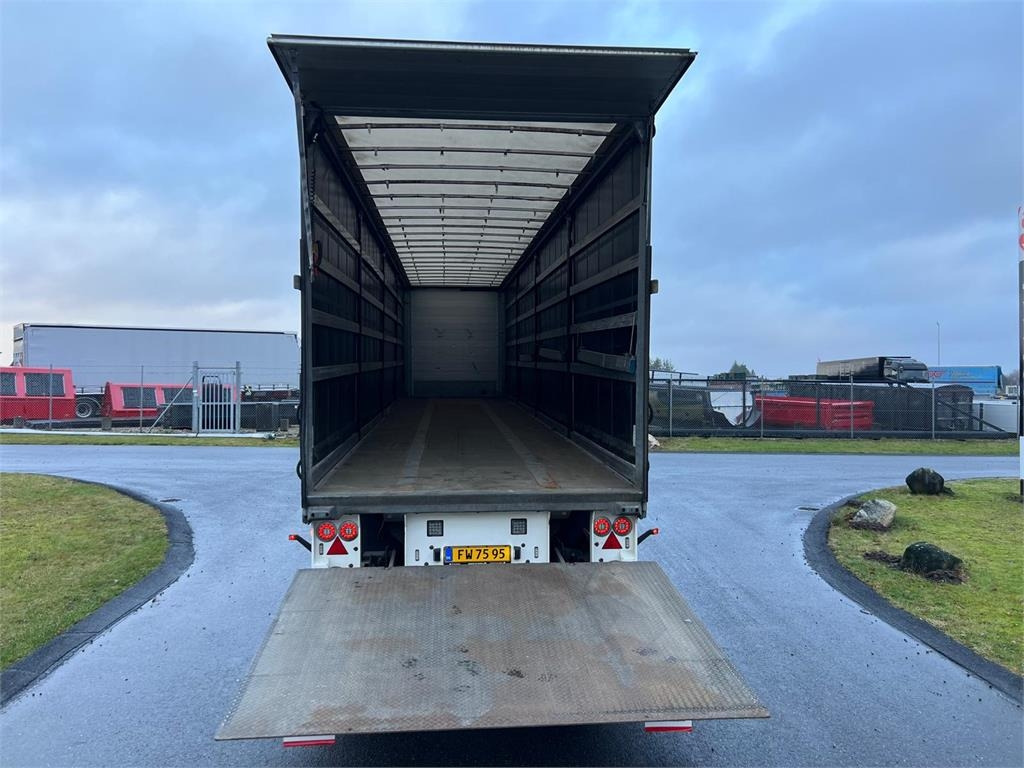 MTDK CI200 - 13,6 mtr - lodretstående lift - Curtainsider semi-trailer: picture 3 MTDK CI200 - 13,6 mtr - lodretstående lift - Curtainsider semi-trailer: picture 3