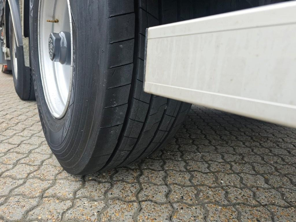 Curtainsider semi-trailer MTDK CI200 - 13,6 mtr - lodretstående lift: picture 13