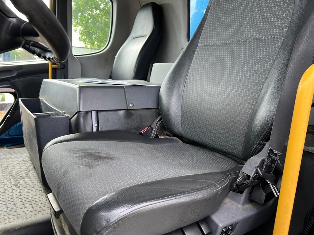 Box truck Scania P320 DB 4x2 MLB - low entry: picture 7