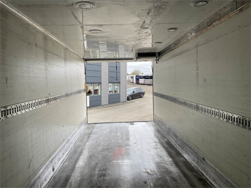 Volvo FL 250HK 18 ton dobbelt copartment - Refrigerator truck: picture 5 Volvo FL 250HK 18 ton dobbelt copartment - Refrigerator truck: picture 5