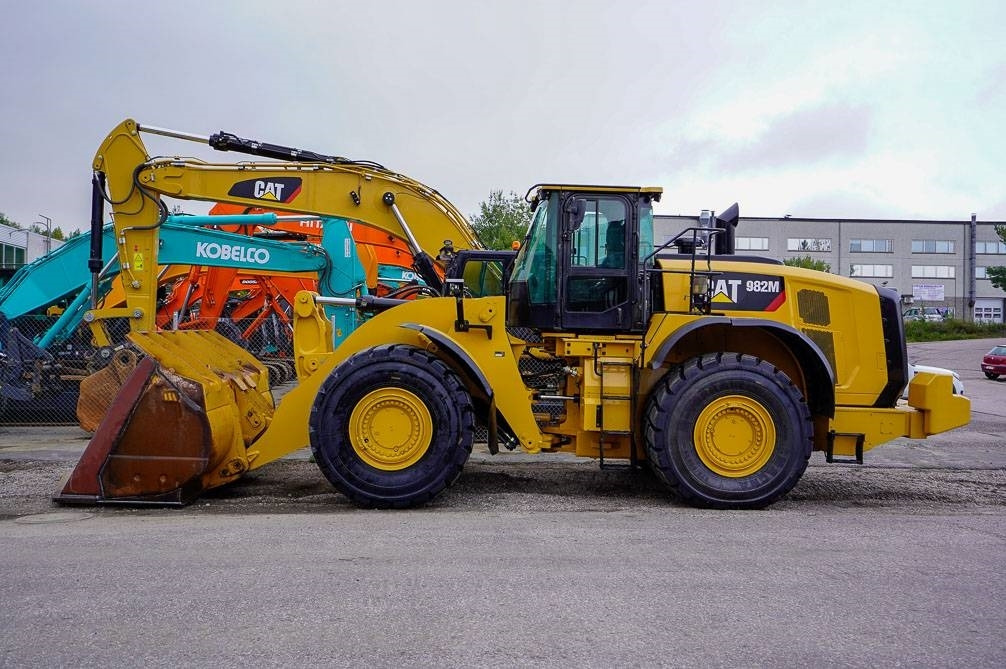 CAT 982M UUDET RENKAAT - Wheel loader: picture 1 CAT 982M UUDET RENKAAT - Wheel loader: picture 1