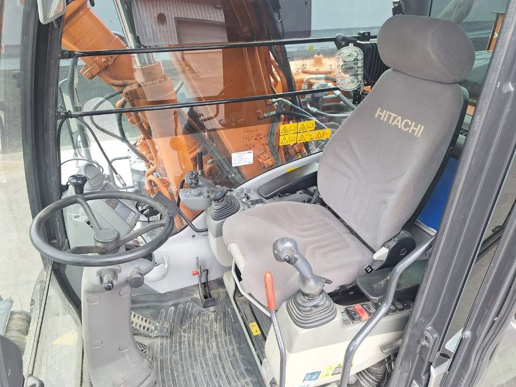 Wheel excavator Hitachi ZX140W-5 HUIPPUVARUSTEET: picture 11