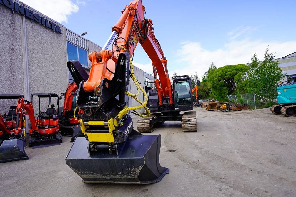 Crawler excavator Hitachi ZX225USLC-5B MARTTIINILLA: picture 11
