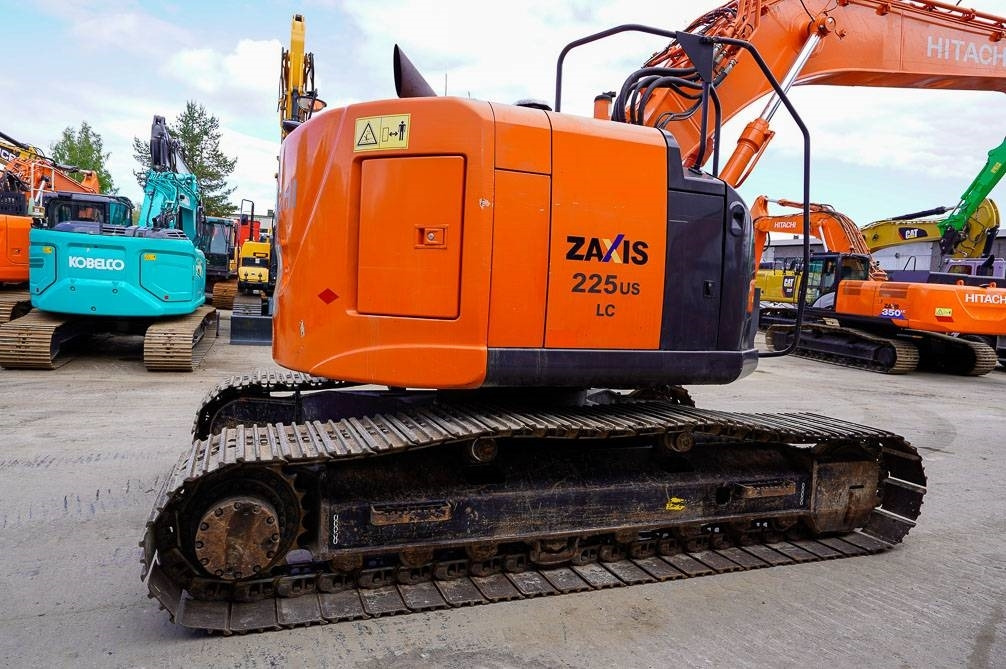 Crawler excavator Hitachi ZX225USLC-5B MARTTIINILLA: picture 7