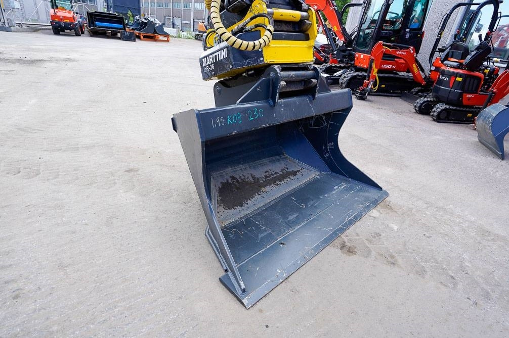 Crawler excavator Hitachi ZX225USLC-5B MARTTIINILLA: picture 12