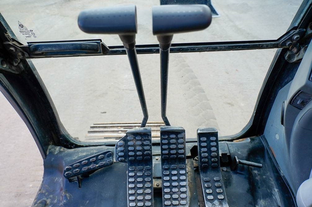 Crawler excavator Hitachi ZX225USLC-5B MARTTIINILLA: picture 24