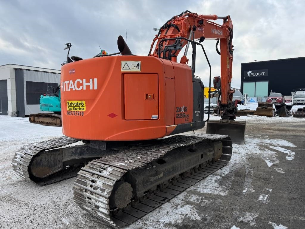 Hitachi ZX225USLC-5B PYÖRITTÄJÄLLÄ - Crawler excavator: picture 4 Hitachi ZX225USLC-5B PYÖRITTÄJÄLLÄ - Crawler excavator: picture 4