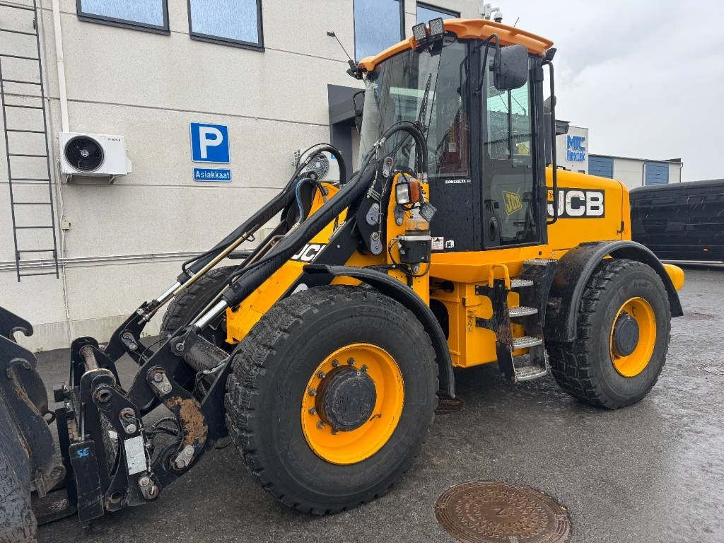 JCB 416 HT HYVÄT VARUSTEET - Wheel loader: picture 3 JCB 416 HT HYVÄT VARUSTEET - Wheel loader: picture 3
