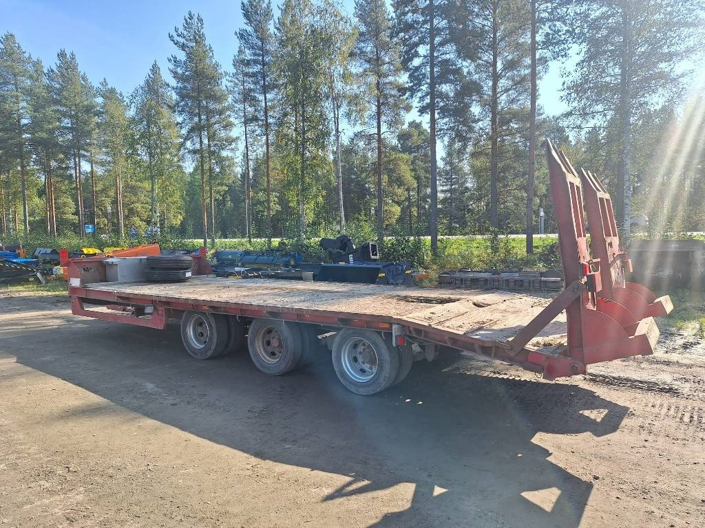JPM TRAKTORILAVETTI 27tn 3-akselinen - Low loader trailer: picture 4 JPM TRAKTORILAVETTI 27tn 3-akselinen - Low loader trailer: picture 4