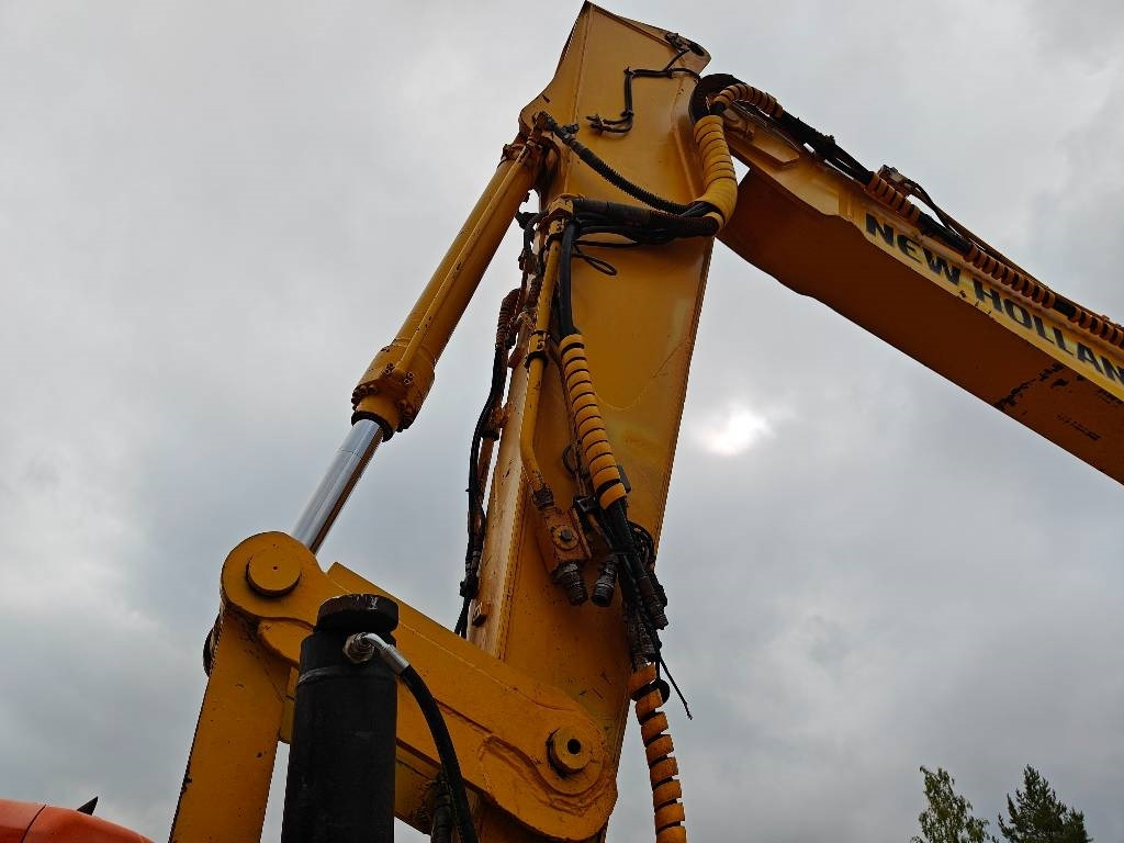 Crawler excavator New Holland E200SRLC KALLISTUVA KAUHA: picture 13