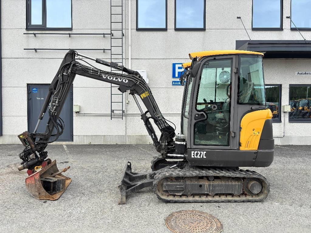 Volvo EC27C PYÖRITTÄJÄLLÄ  - Mini excavator: picture 1 Volvo EC27C PYÖRITTÄJÄLLÄ  - Mini excavator: picture 1