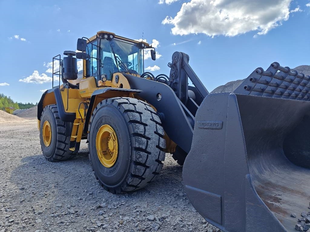 Volvo L220H - Wheel loader: picture 4 Volvo L220H - Wheel loader: picture 4