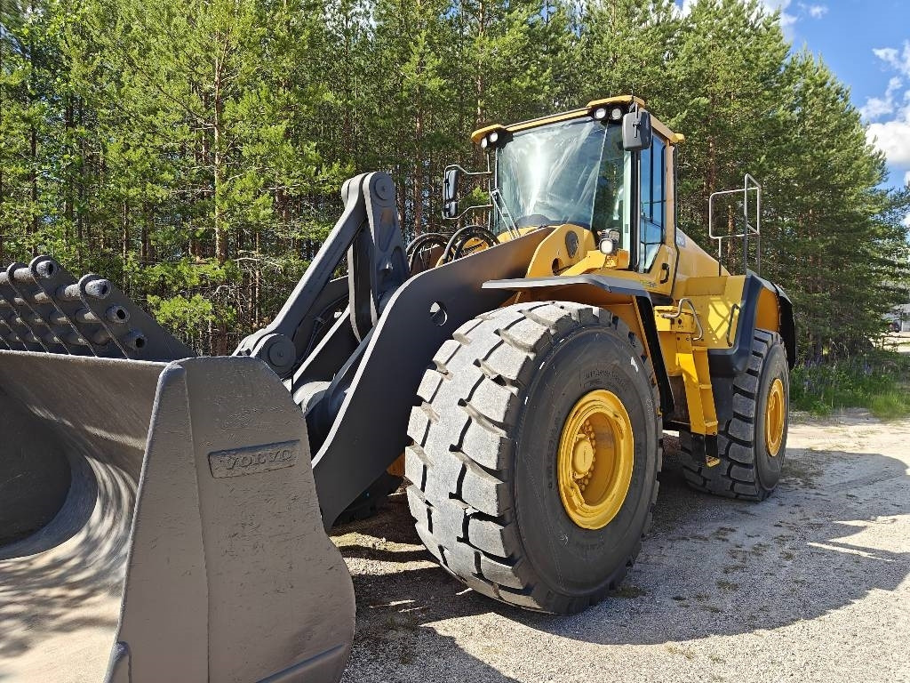 Volvo L220H - Wheel loader: picture 3 Volvo L220H - Wheel loader: picture 3