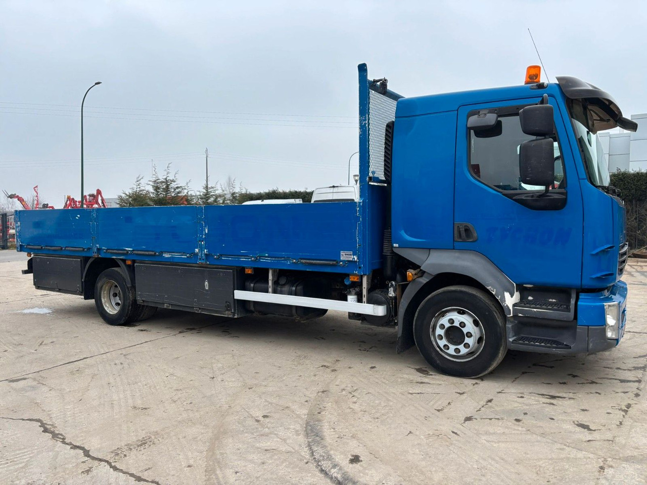 Volvo FL7-240. Pritsche 6.80m. EU5. - Dropside/ Flatbed truck: picture 1 Volvo FL7-240. Pritsche 6.80m. EU5. - Dropside/ Flatbed truck: picture 1