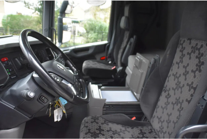 Scania S500 NGS 6x2*4 - HOOKLIFT - RETARDER - 477 TKM - PARK. AIRCO - WHEELBASE: 475 CM - PTO - EXCELLENT CONDITION - - Hook lift truck: picture 4 Scania S500 NGS 6x2*4 - HOOKLIFT - RETARDER - 477 TKM - PARK. AIRCO - WHEELBASE: 475 CM - PTO - EXCELLENT CONDITION - - Hook lift truck: picture 4