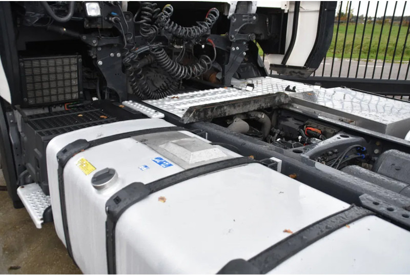 Scania S410 NGS 4x2EB MEGA 95 cm or 103 cm driving height - RETARDER - 773 TKM - FULL AIR - PARK. AIRCO - LEATHER SEATS - 2 x FUEL TANK - Tractor unit: picture 4 Scania S410 NGS 4x2EB MEGA 95 cm or 103 cm driving height - RETARDER - 773 TKM - FULL AIR - PARK. AIRCO - LEATHER SEATS - 2 x FUEL TANK - Tractor unit: picture 4