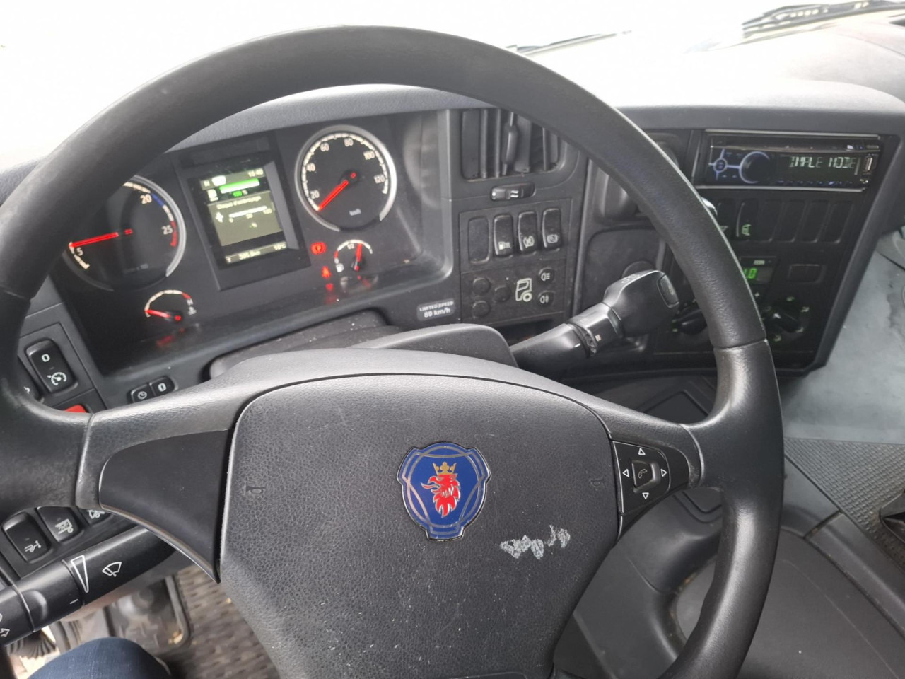 SCANIA SCANIA P250 Fourgon Hayon - Cab chassis truck: picture 4 SCANIA SCANIA P250 Fourgon Hayon - Cab chassis truck: picture 4